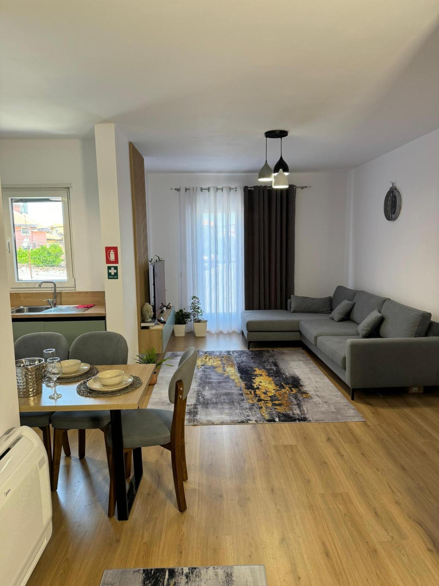 Apartment In City Center Shkodër エクステリア 写真